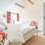Sensby - Schlei Retreat With Fireplace & Garden * Thumby