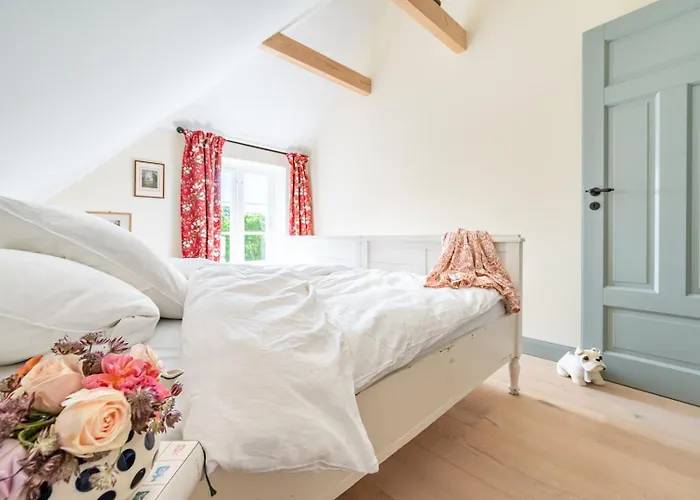 Sensby - Schlei Retreat With Fireplace & Garden * Thumby